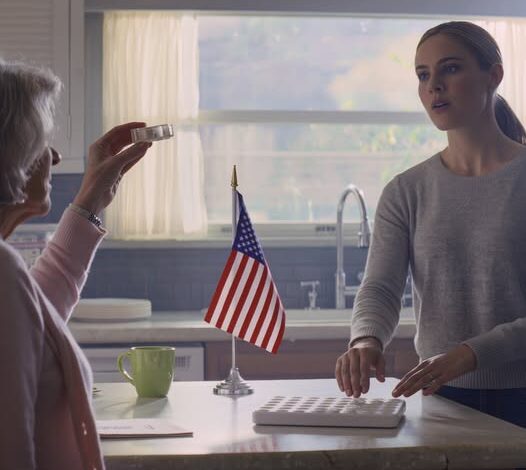 My daughter-in-law said it was “for safety” and hid all my medication. Every morning she handed me a strange pink pill in the weekly organizer. I swallowed it and felt my mind go foggy. That night I opened the locked cabinet, saw my bottles still sealed with my name on them, then I laid my hand on her beauty vitamin shelf. By morning, one small change made the whole house listen to what they’d been hiding.