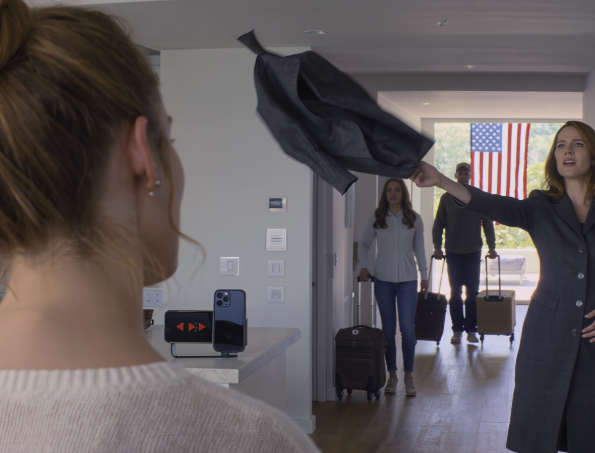 “Sweetheart, meet the new owner of your apartment,” my mom barged in with my sister’s two suitcases and pointed straight at my bedroom: “This room is Grace’s from now on—throw all your stuff out before the movers get here!” My dad nodded like it was the most normal thing in the world, a jacket got thrown in my face, and the whole family looked at me like I was the freeloader… right then, I just smiled and said one very soft sentence.