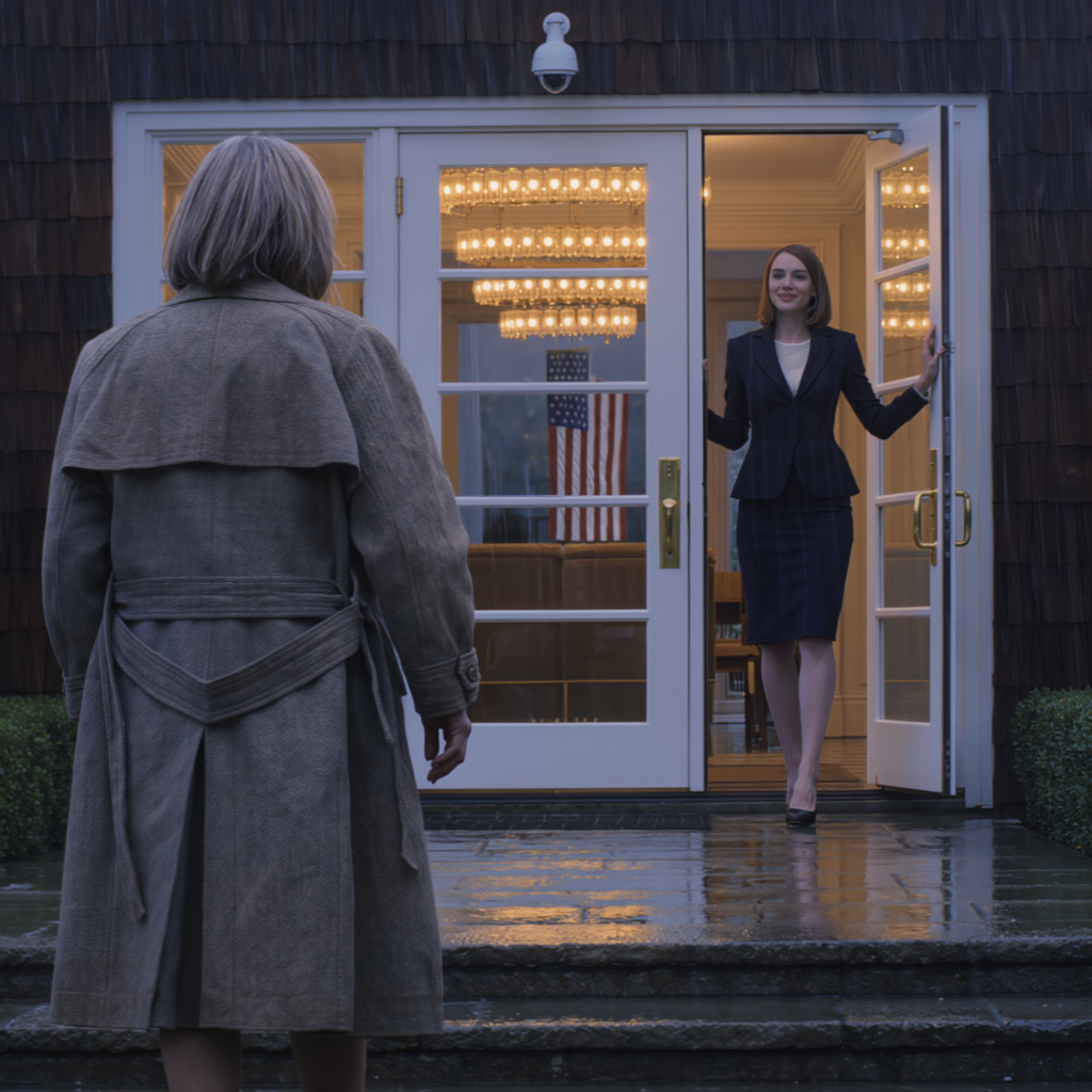 Pretending to be homeless and broke, I knocked on my children’s doors. My rich kids turned me away without blinking. Only the daughter-in-law I despised let me in, ready to give up everything for me. The next morning, my lawyer arrived, and their faces went pale.