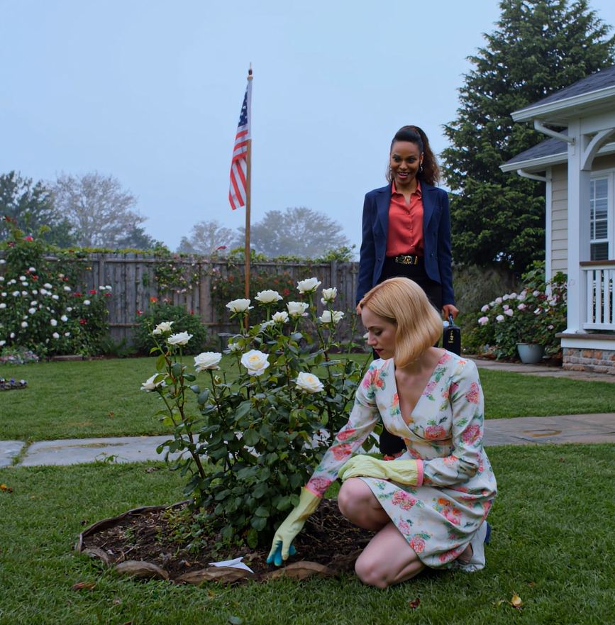 La nouvelle épouse de mon mari est venue frapper à ma porte avec un sourire avide et a déclaré : « Nous sommes là pour réclamer notre part légitime de l’héritage de votre père, partez immédiatement », mais je me suis contentée de sourire tandis que mon avocat entrait derrière elle.